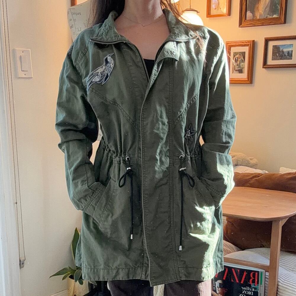 CAbi Hanson Anorak Utility Jacket Olive Green Sequin Bird Star Size M 3371